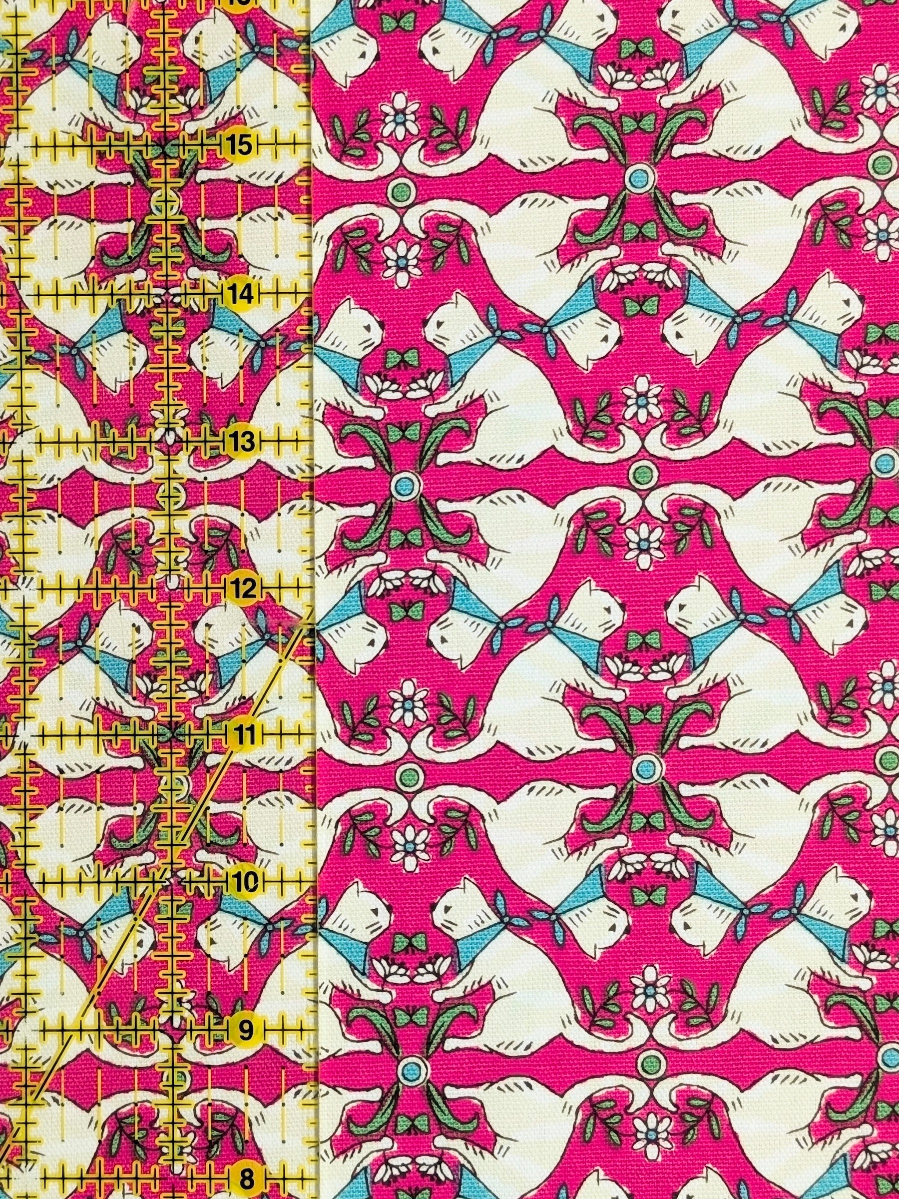 Yuwa - Kaleidoscope Cats Oxford Cotton Fabric - Pink