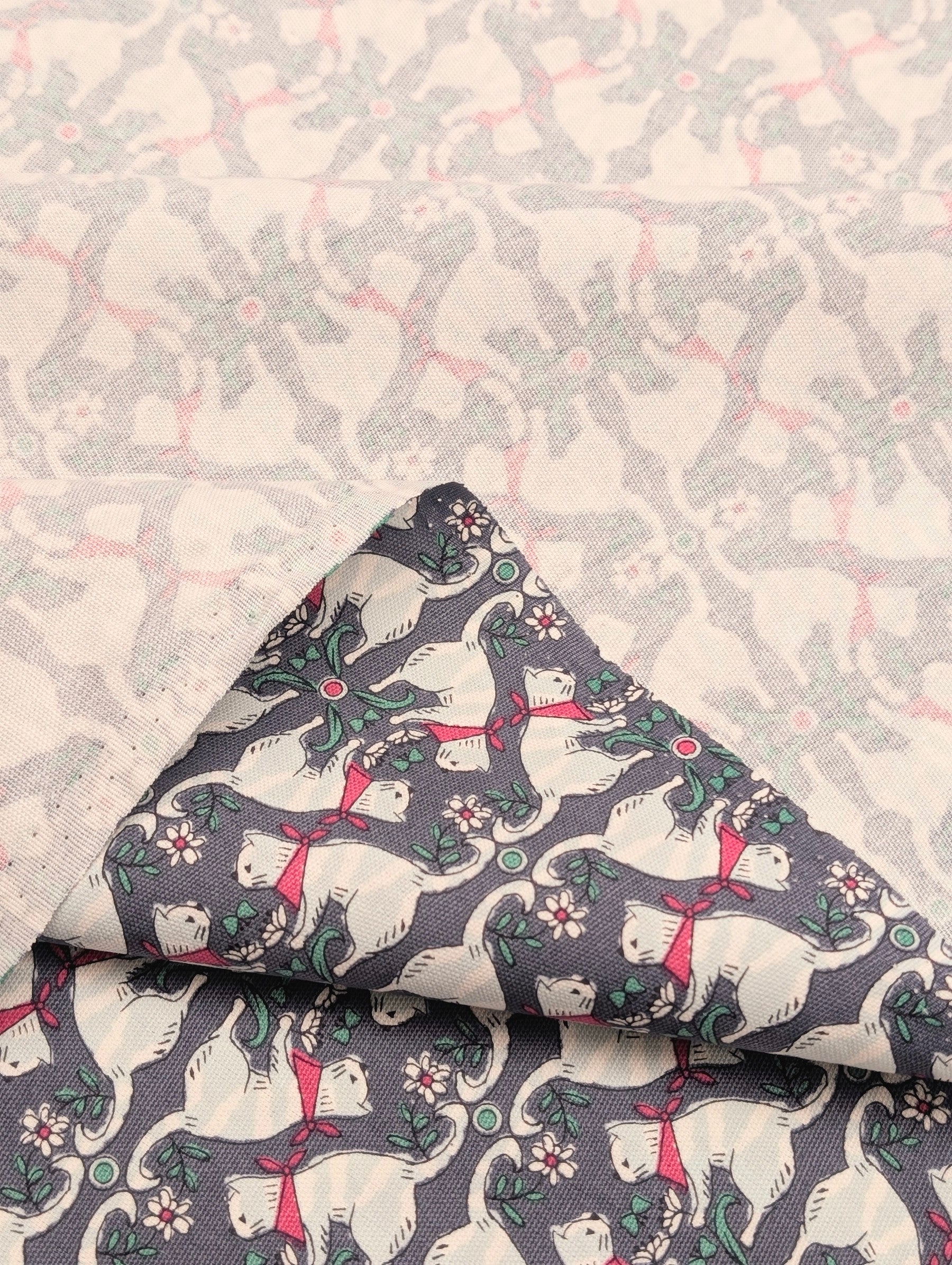 Yuwa - Kaleidoscope Cats Oxford Cotton Fabric - Gray