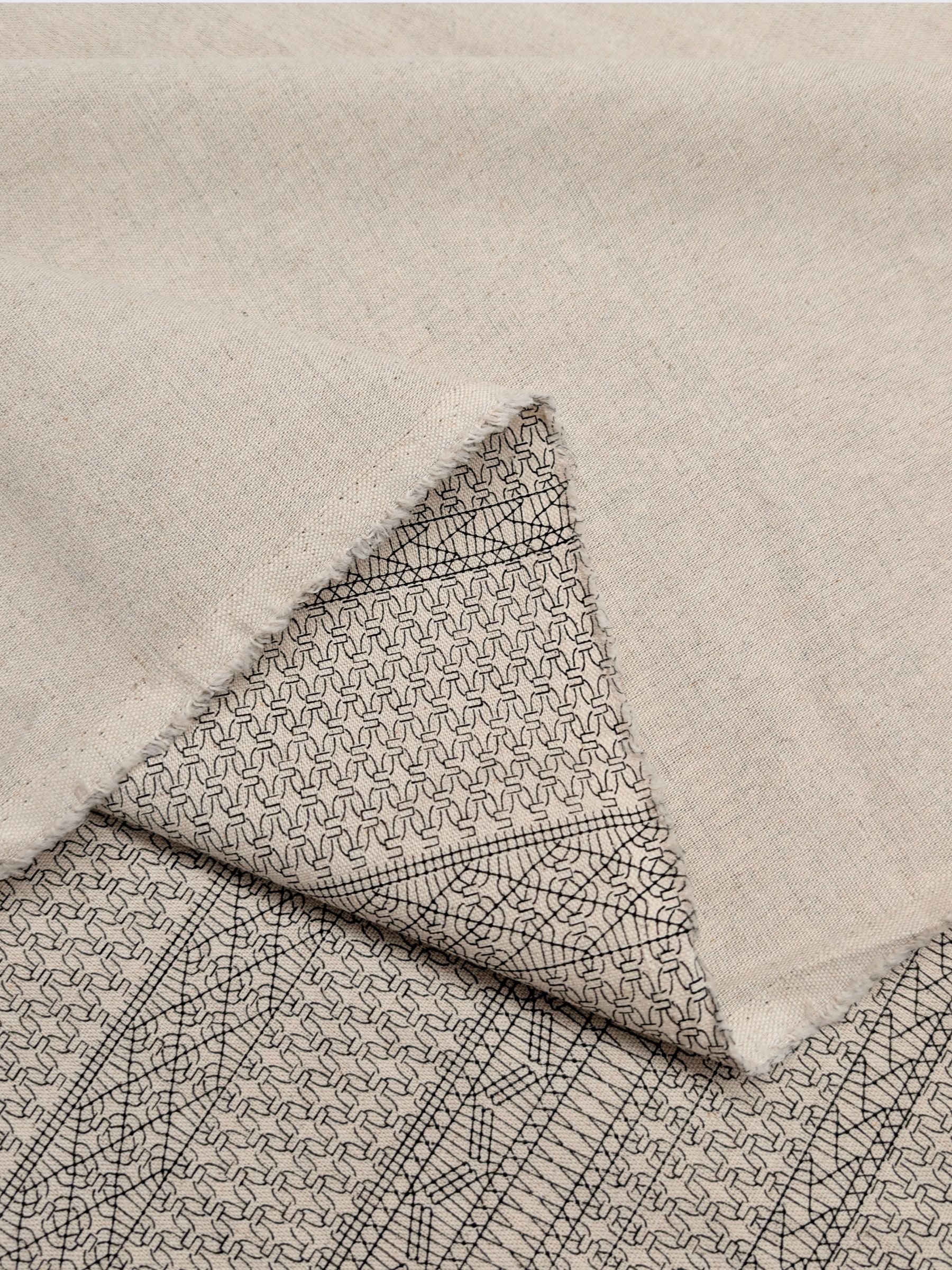 Yuwa - Cream Lace-Lines Cotton/Linen Fabric - Natural