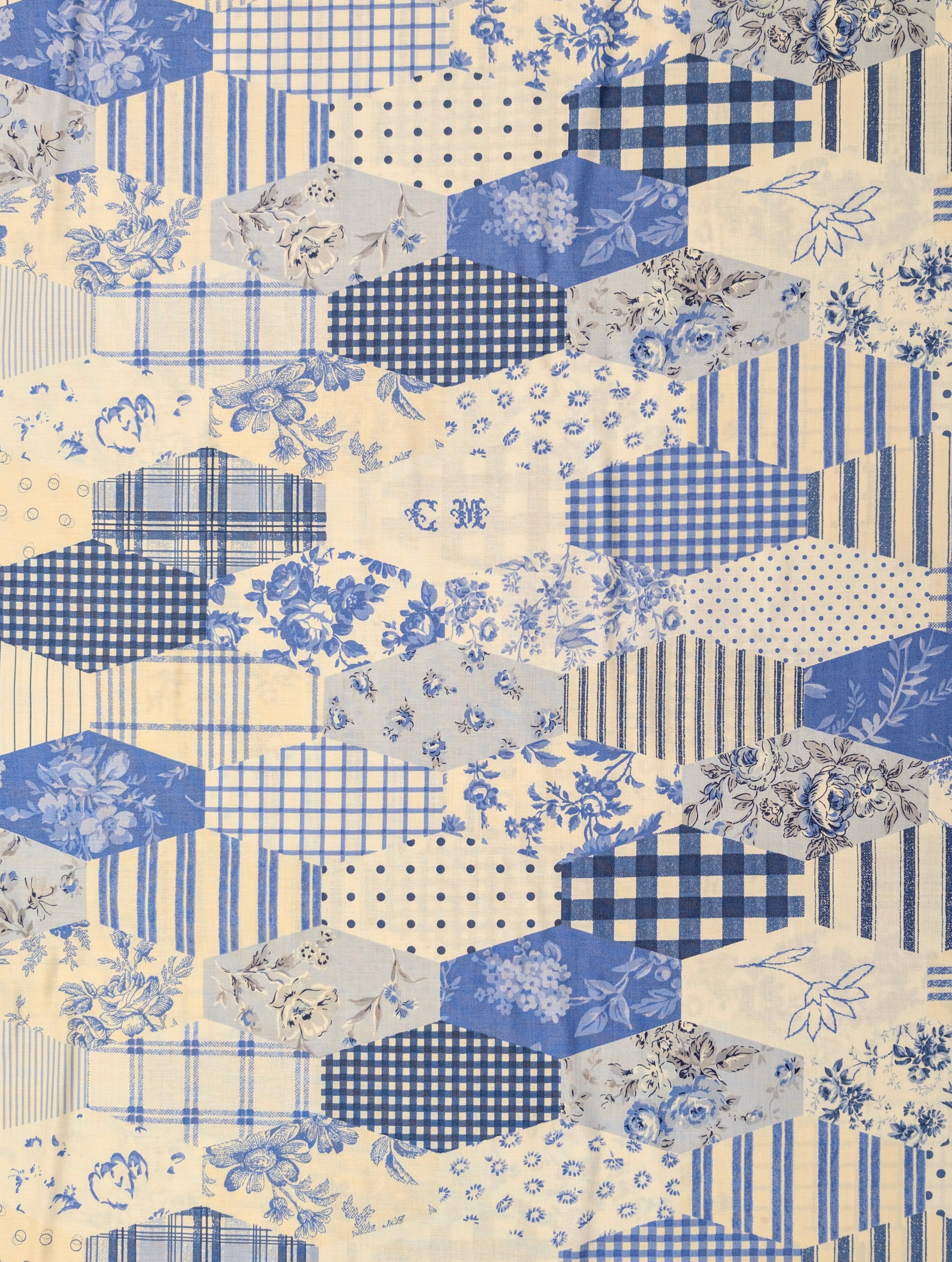Yuwa - Patchwork Quilt Printed Cotton Sheeting Fabric - White & Blue