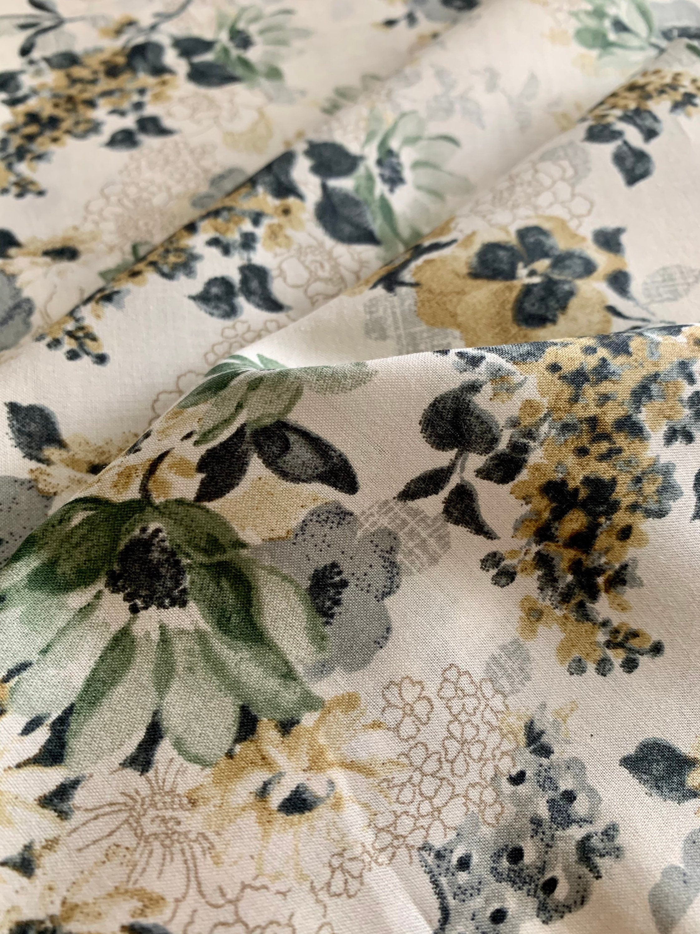 Vintage Florals Cosmo cotton lawn fabric AP05703-2D green