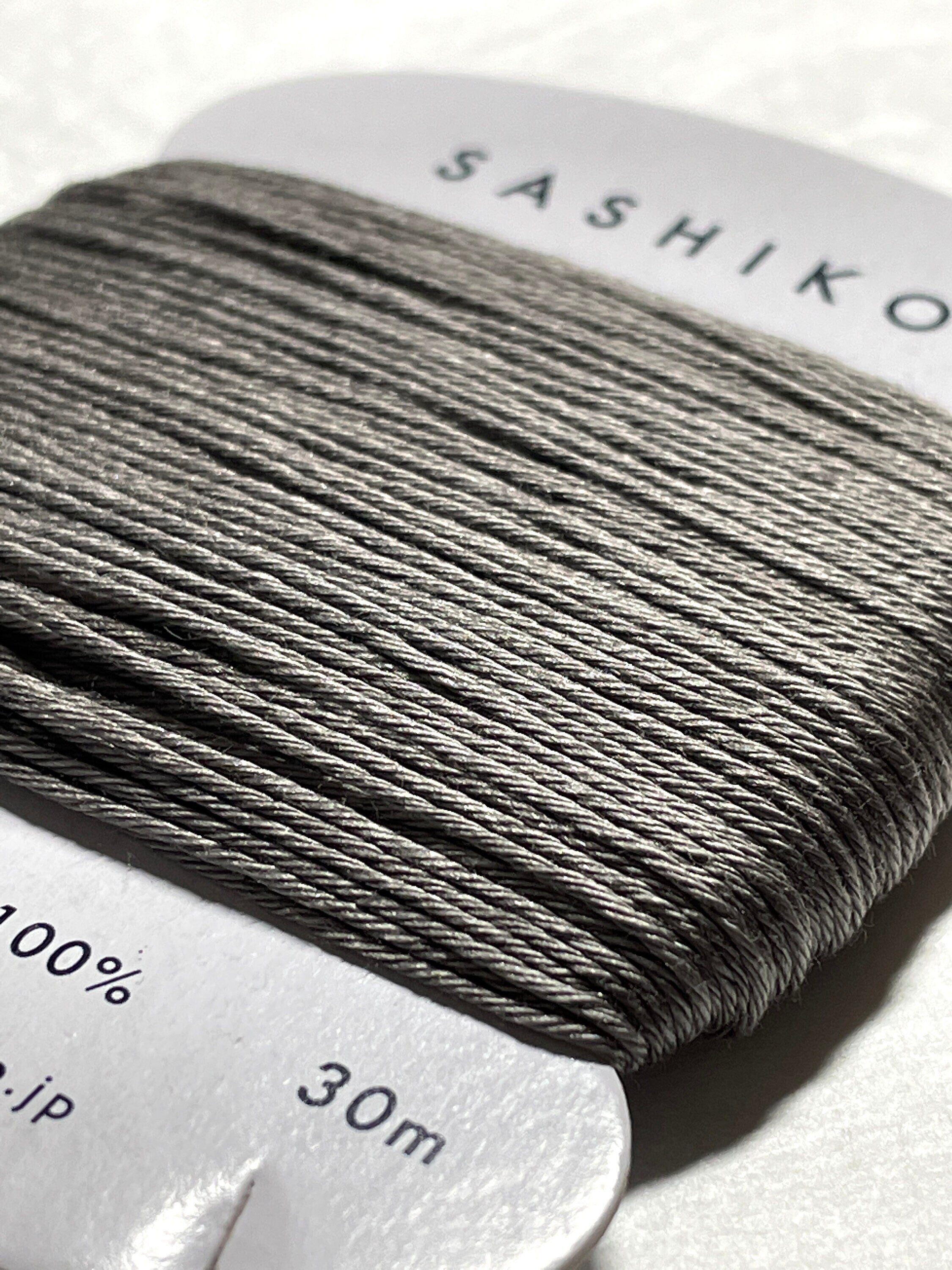 Daruma - Cotton Sashiko Thread 30m Card 20/6 - #229 Mouse Gray