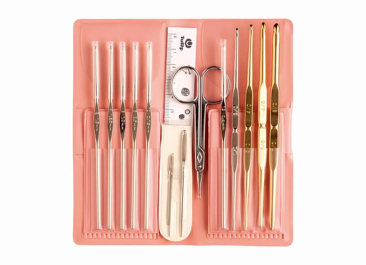 Tulip - Classic 15-pc Crochet Hooks Set - Pink