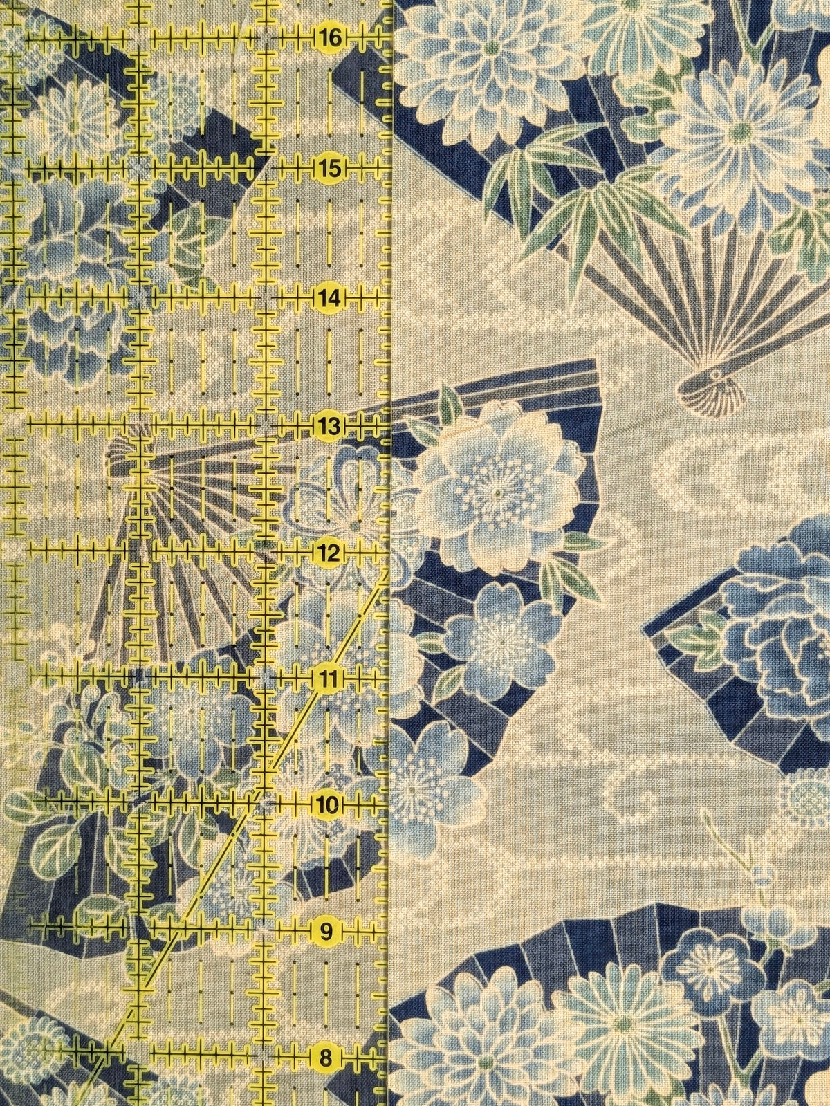 Sevenberry - Japanese Fans & Kasumi Cotton Shirting Fabric - Light Blue