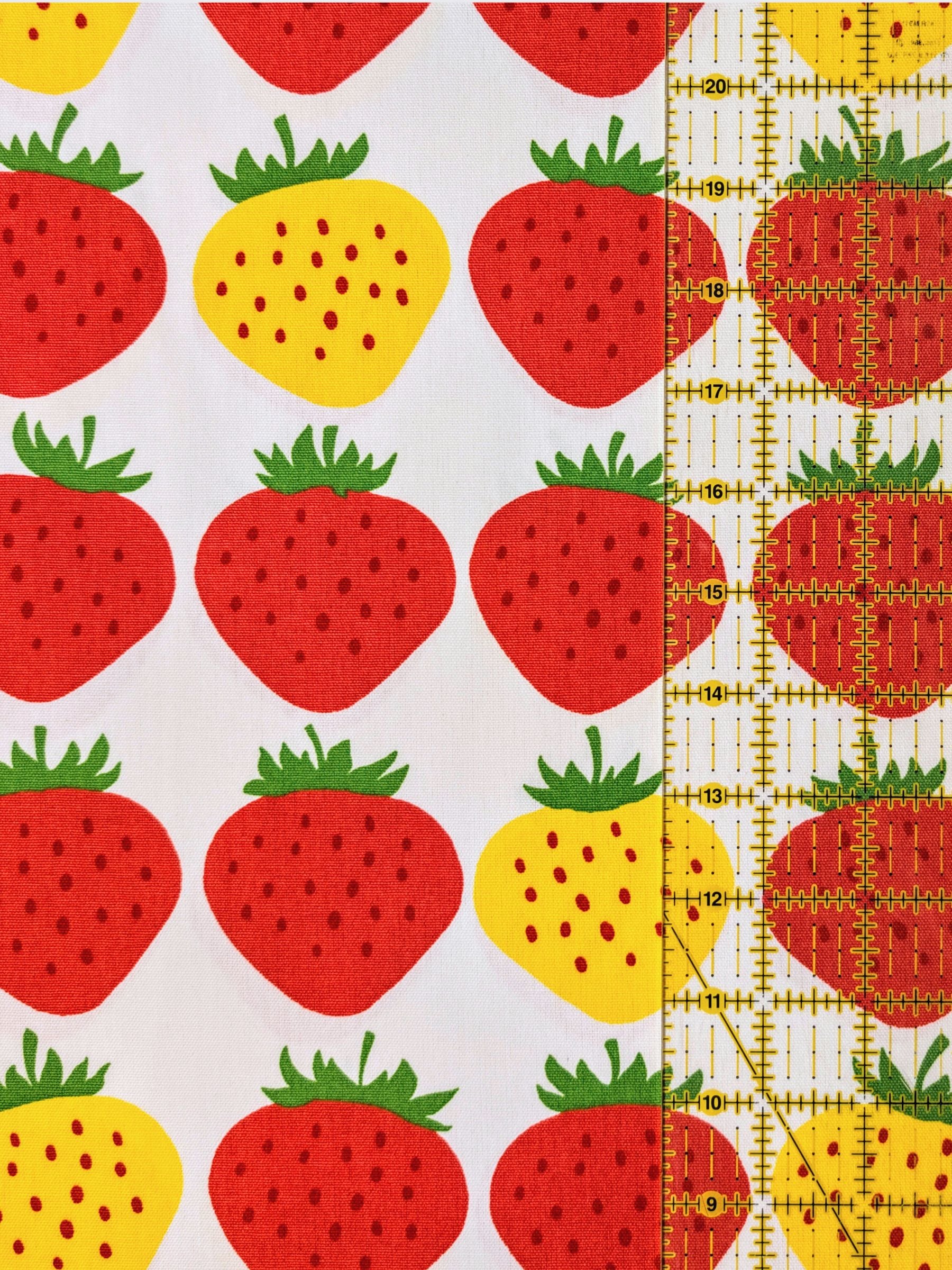 Asano - Big Strawberries Cotton Oxford Canvas - White & Yellow