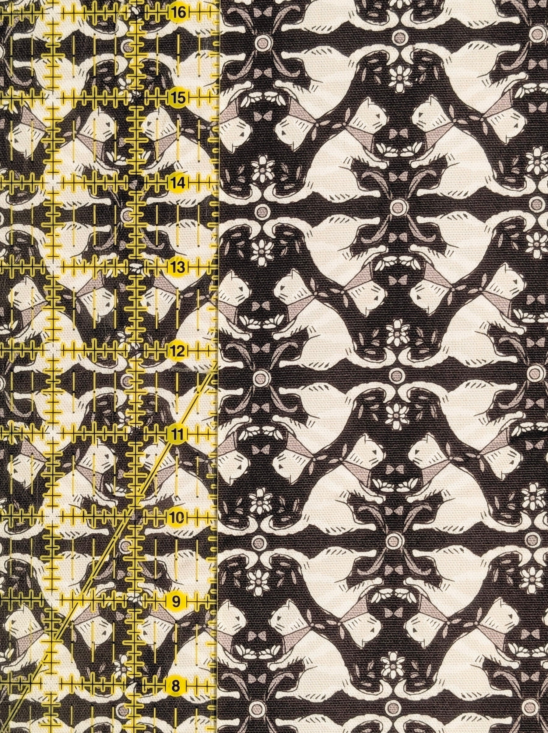Yuwa - Kaleidoscope Cats Oxford Cotton Fabric - Black