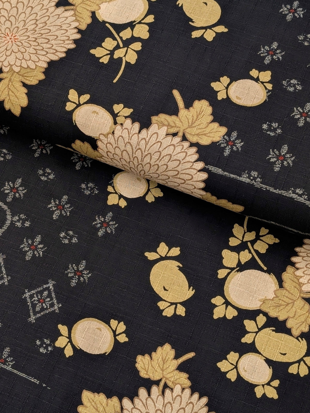Kobayashi - Chrysanthemums & Patterned Kasumi Cotton Dobby Fabric - Black