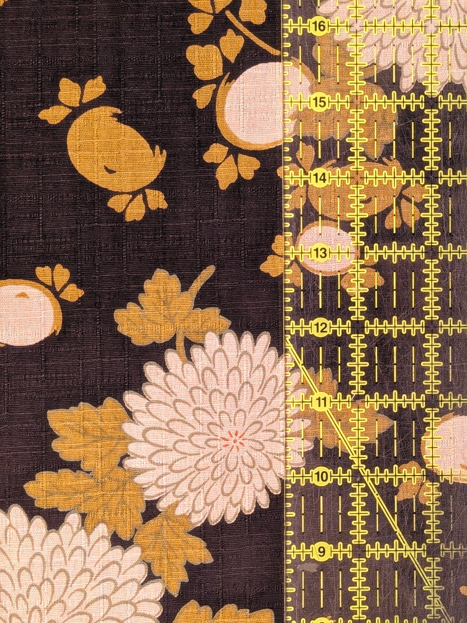 Kobayashi - Chrysanthemums & Patterned Kasumi Cotton Dobby Fabric - Purple