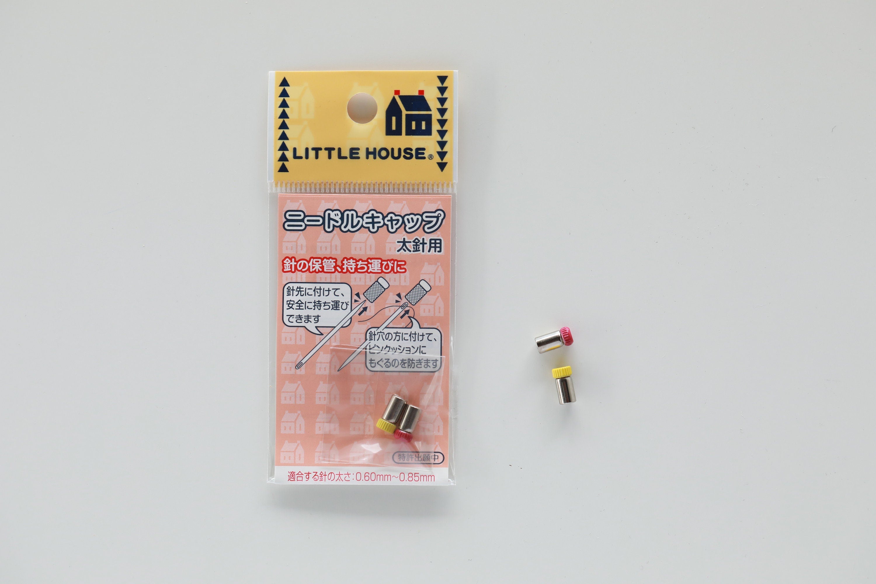 Little House - Needle Caps for Thick and Thin Needles