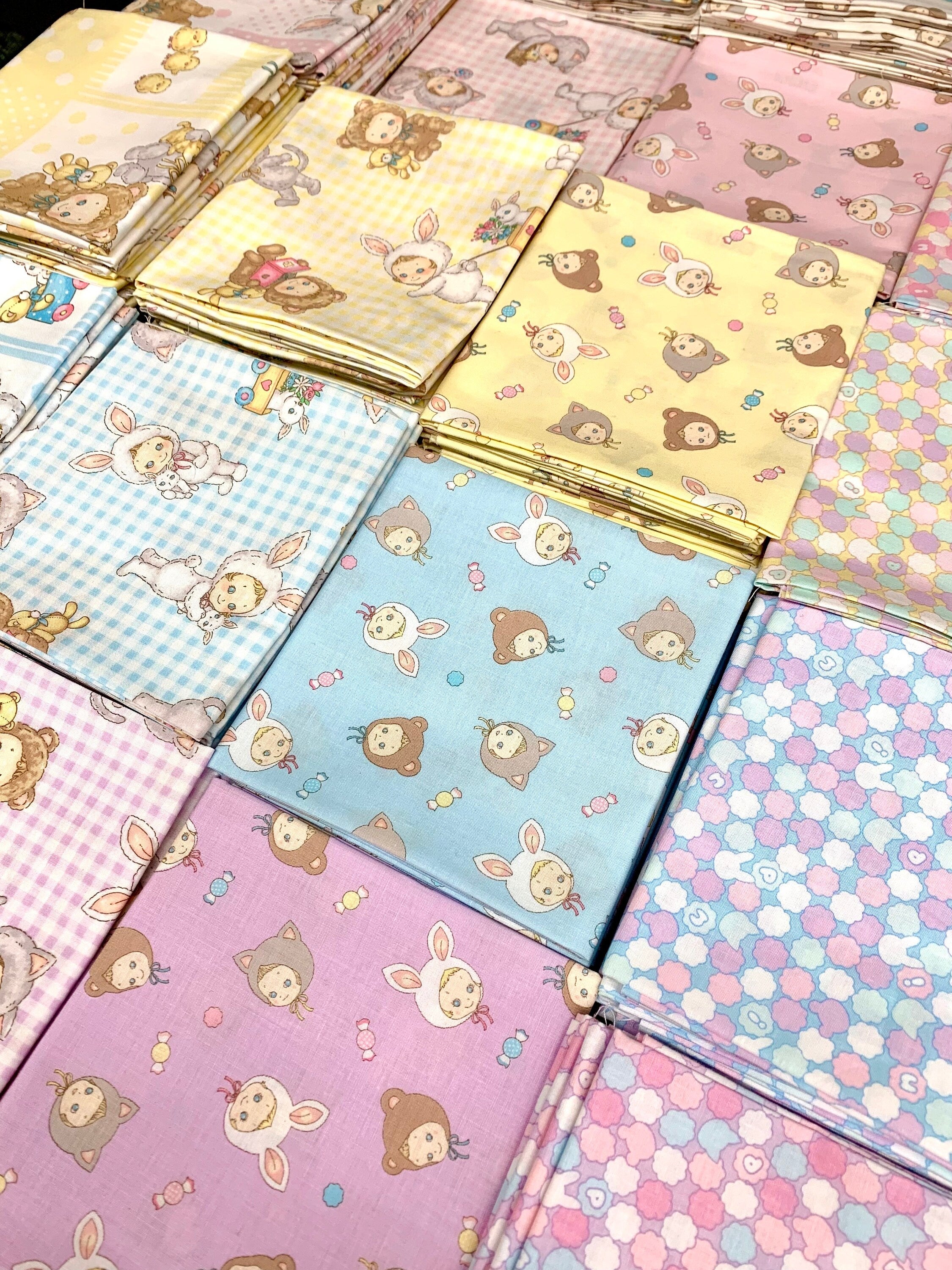 QuiltGate - PRE-CUT Animal Onesies Puni Puni Candy Cotton Fabric Fat Quarter