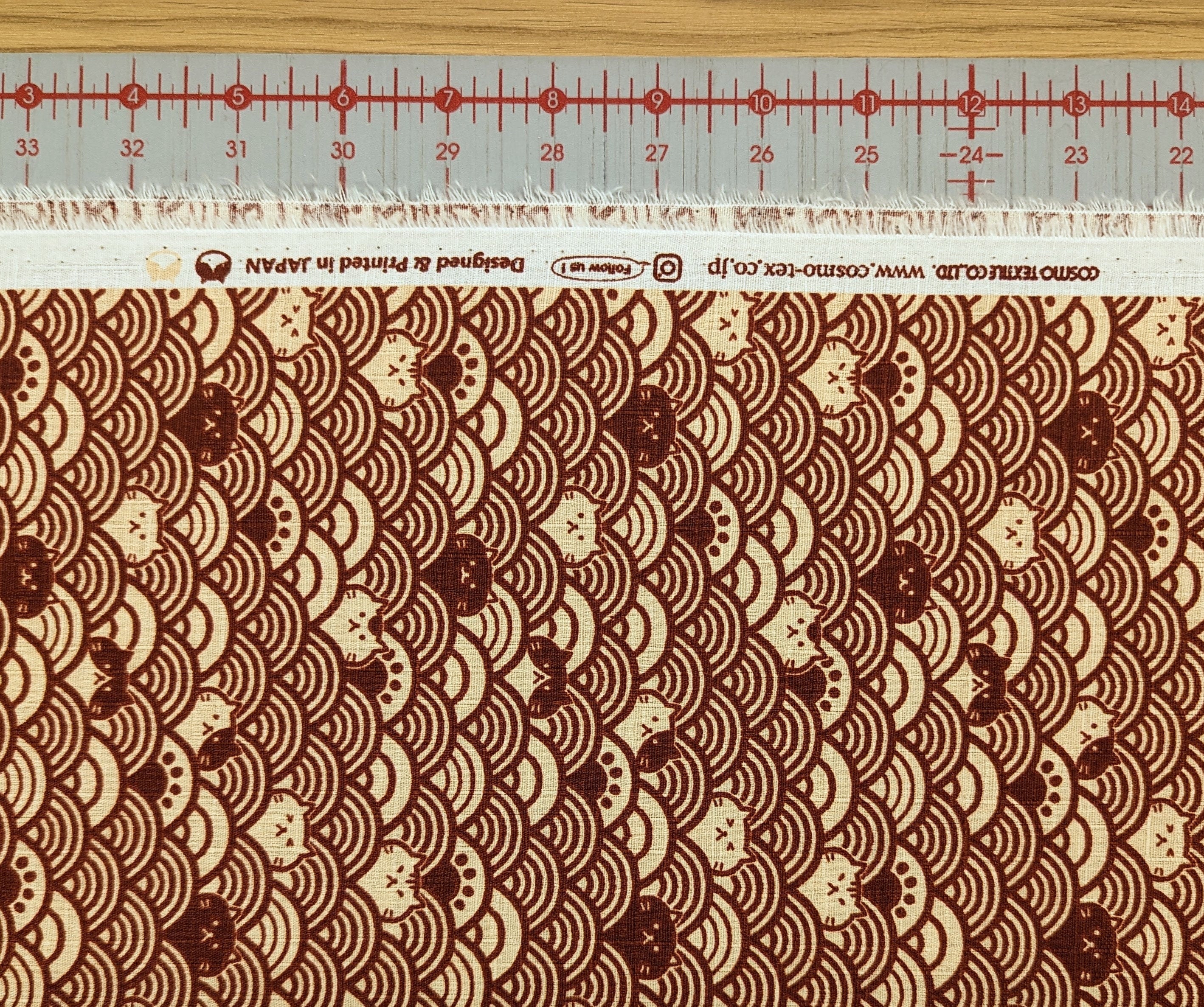 Waves with Cats Cosmo Japanese cotton dobby fabric AP41903-2A red